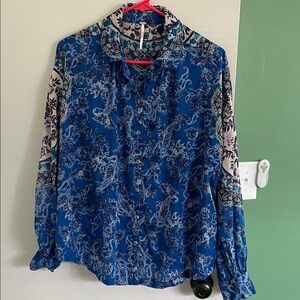 Free People Teal and Navy Floral Blouse, XS fits like a SM, worn once.